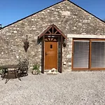 Holiday home Milo's Retreat *